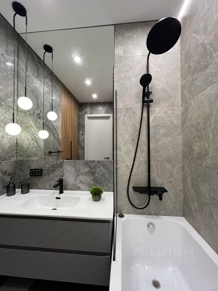 m. ZIL: Apartment, 2-rooms