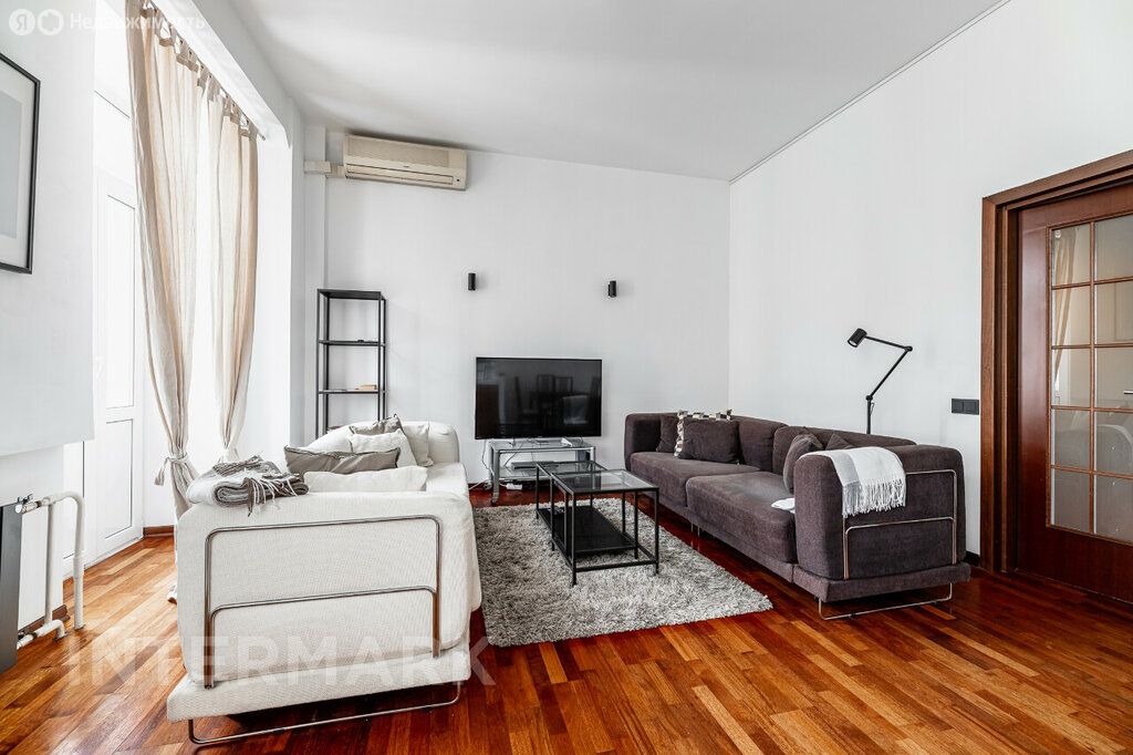 m. Polyanka: Apartment, 3-rooms