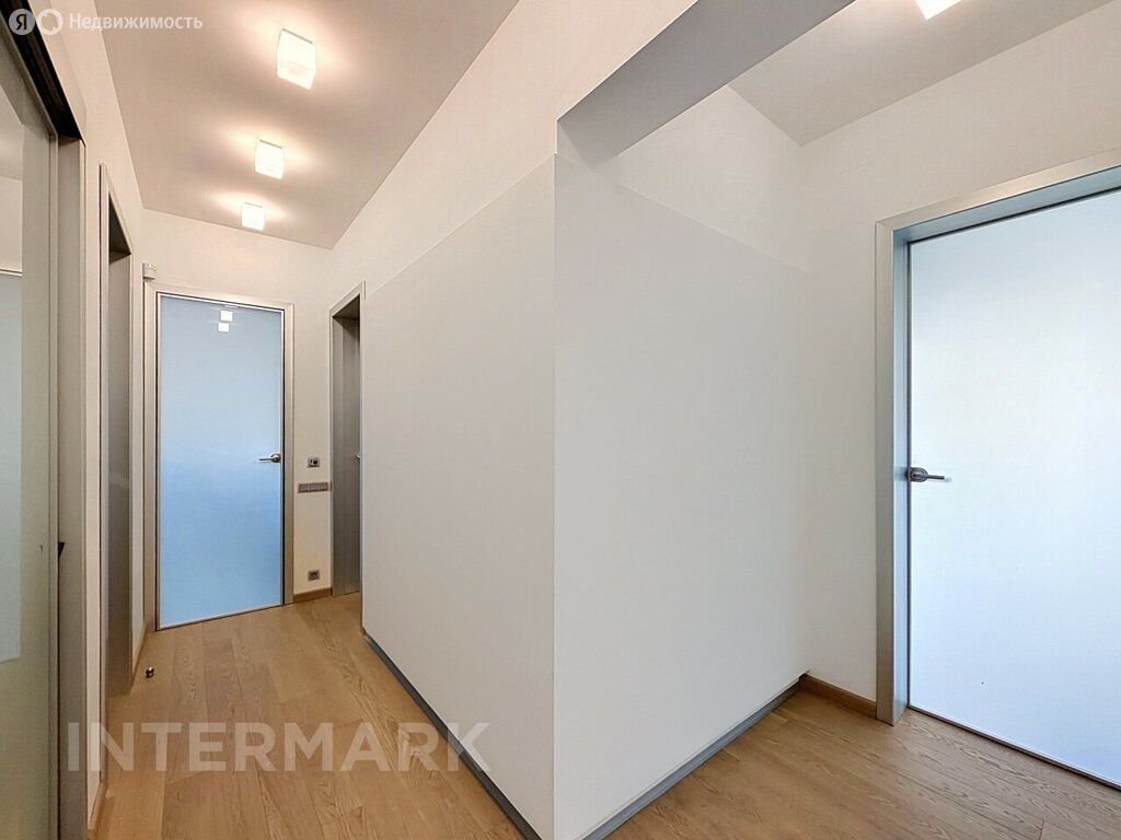 m. Barrikadnaya: Apartment, 4-rooms