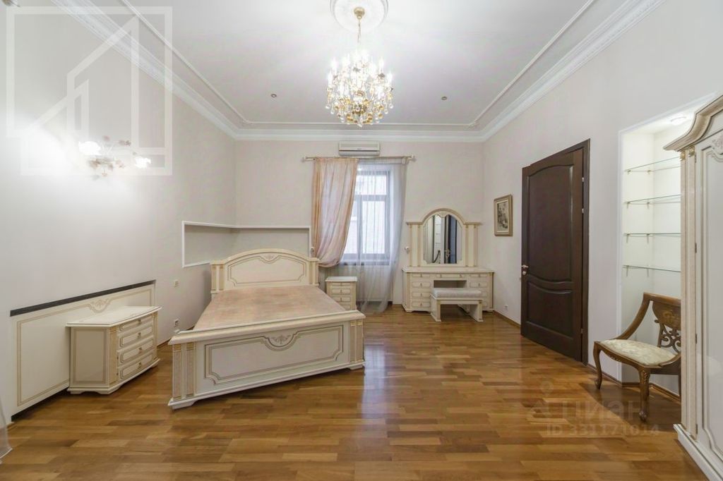 m. Mayakovskaya: Apartment, 3-rooms