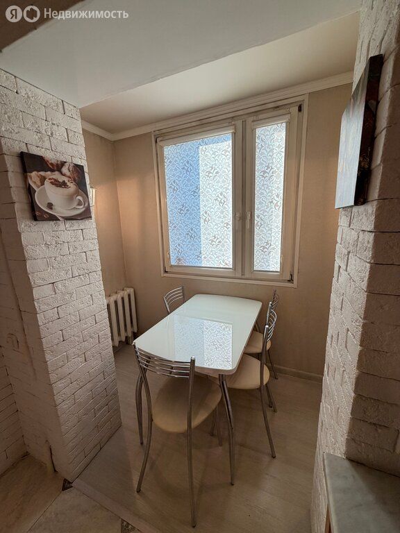 m. Ulitsa Dmitrievskogo: Apartment, 3-rooms