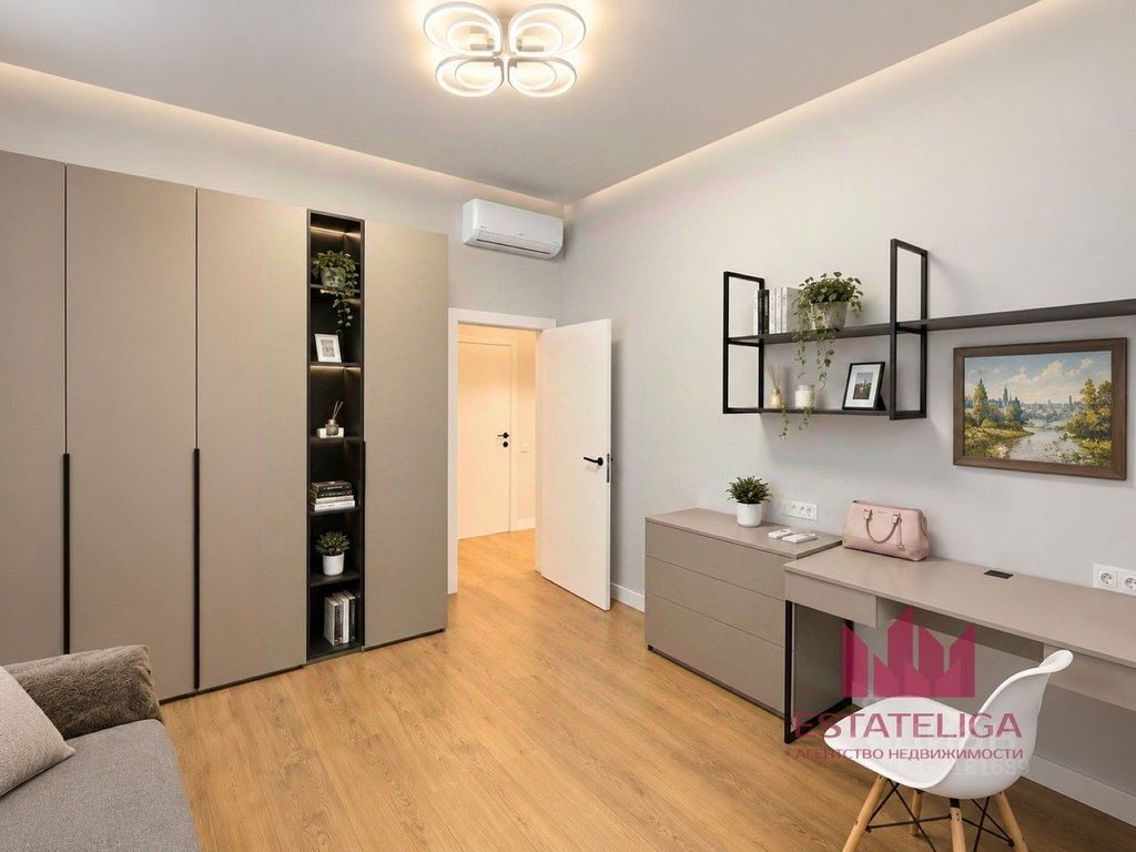 m. Verkhnie Kotly: Apartment, 2-rooms