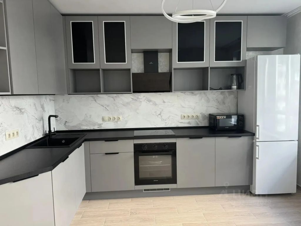 m. Lukhmanovskaya: Apartment, 2-rooms