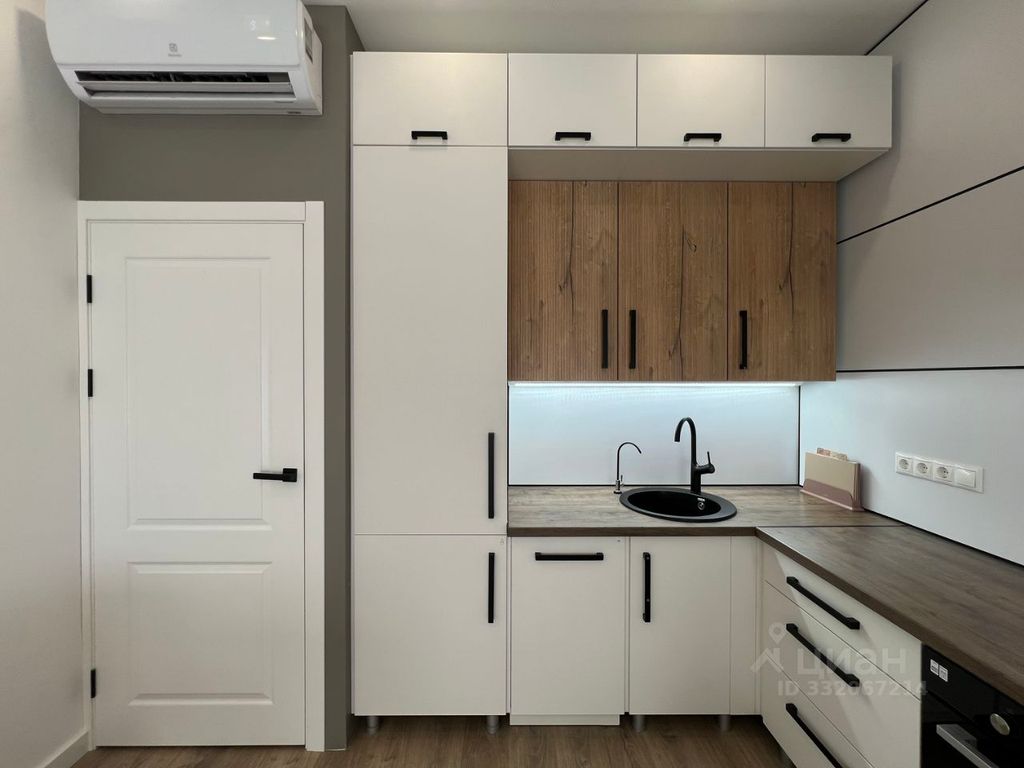 m. ZIL: Apartment, 2-rooms