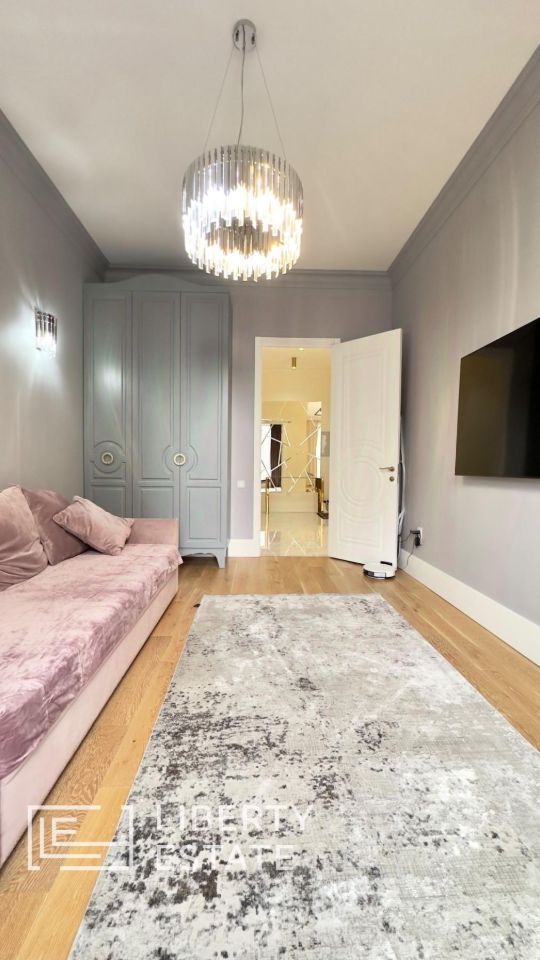 m. ZIL: Apartment, 3-rooms