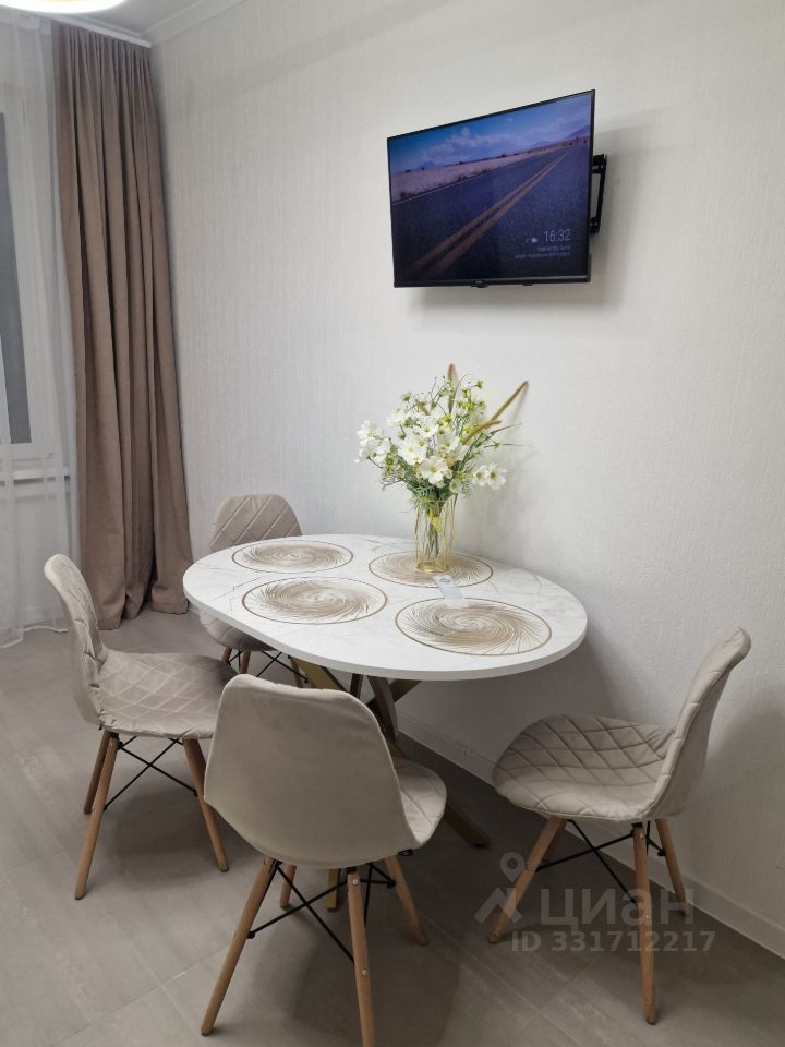 m. Oktyabrskoe pole: Apartment, 1-rooms