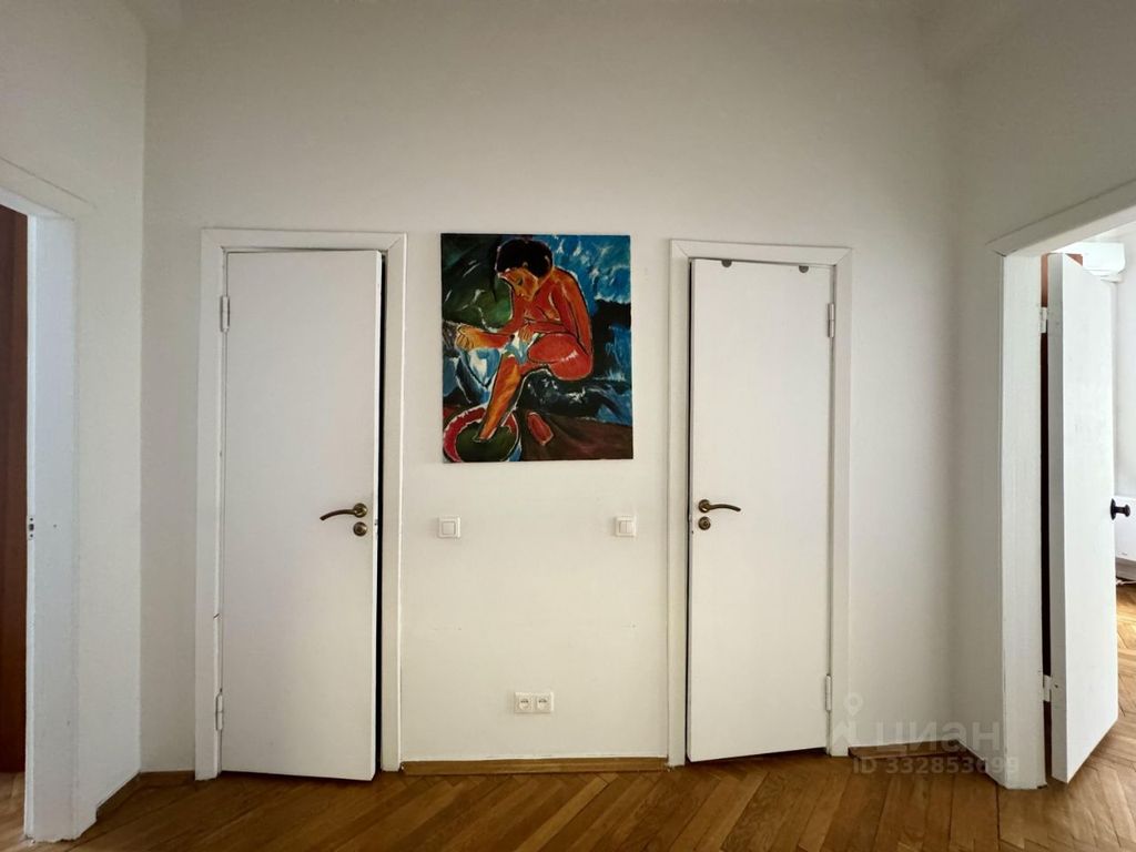 m. Barrikadnaya: Apartment, 3-rooms