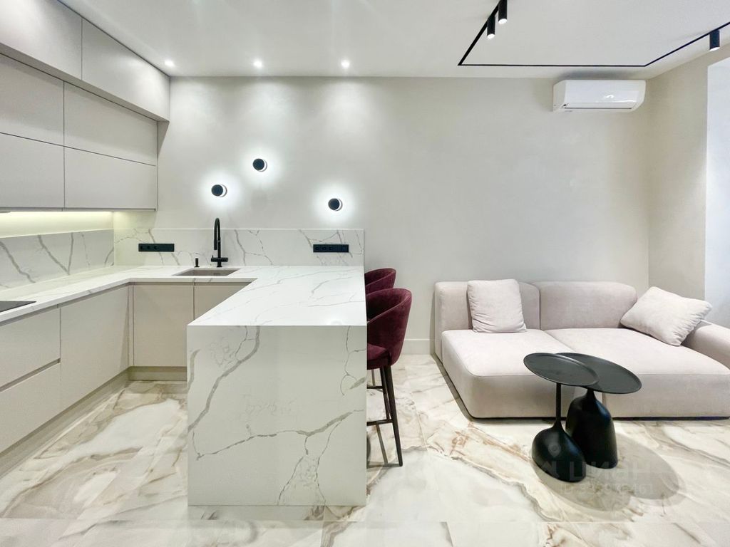 m. Delovoy tsentr (Vystavochnaya): Apartment, 3-rooms