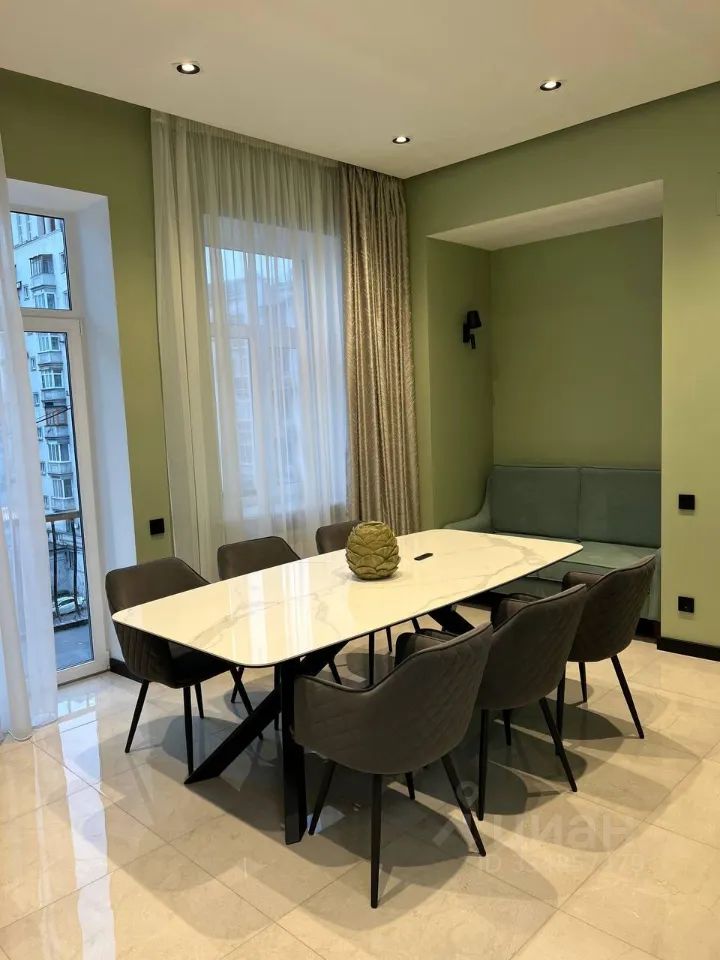 m. Smolenskaya: Apartment, 3-rooms