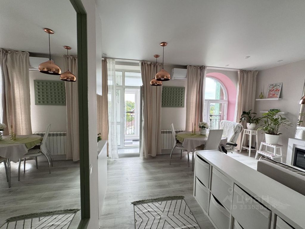 m. Opalikha: Apartment, studio