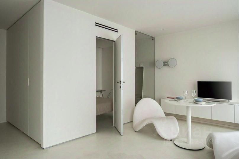 m. Ploschad trekh vokzalov: Apartment, 1-rooms