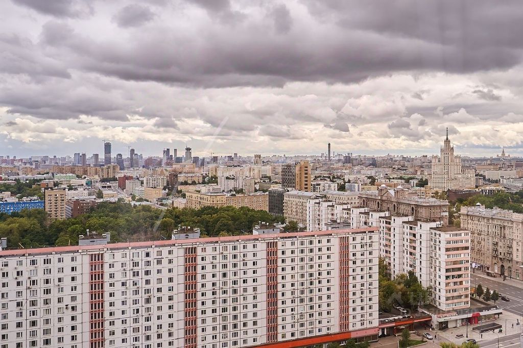 m. Chkalovskaya: Apartment, 3-rooms