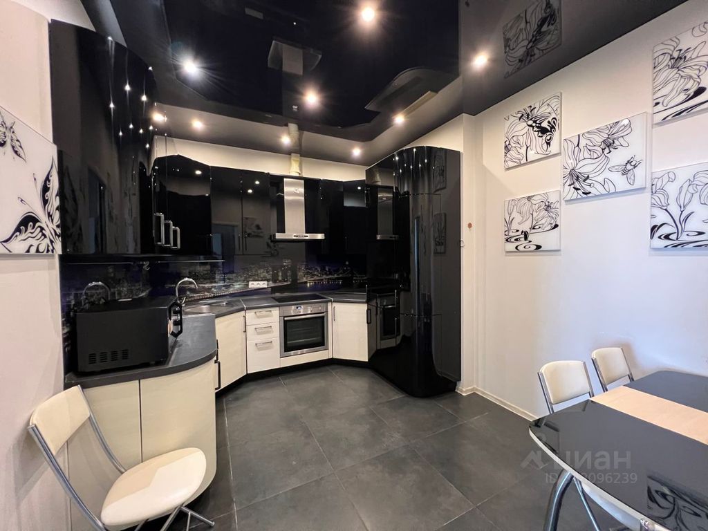 m. Krasnogorskaya: Apartment, 3-rooms