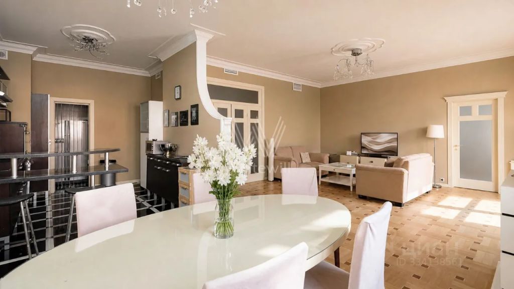 m. Mayakovskaya: Apartment, 4-rooms