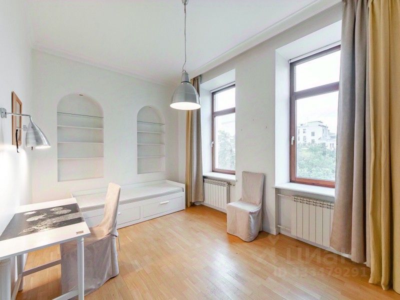 m. Mayakovskaya: Apartment, 3-rooms