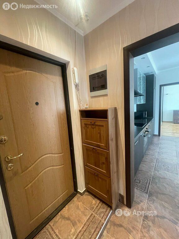 m. Verkhnie Kotly: Apartment, 2-rooms