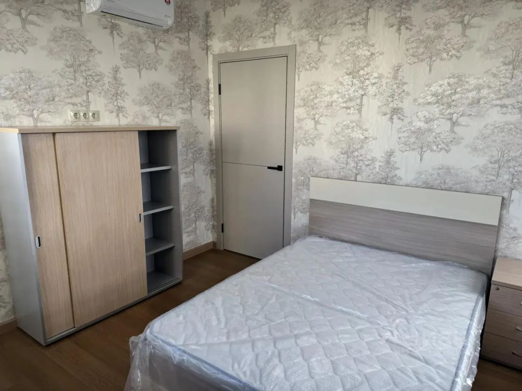 m. Lukhmanovskaya: Apartment, 2-rooms