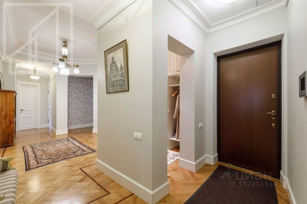 m. Kropotkinskaya: Apartment, 4-rooms