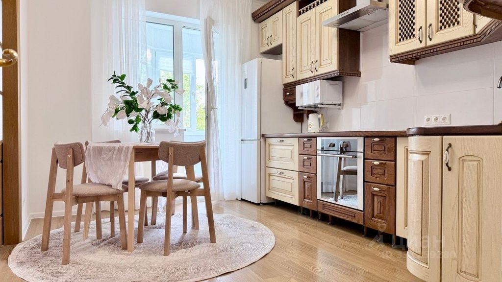 m. Yugo-Zapadnaya: Apartment, 2-rooms