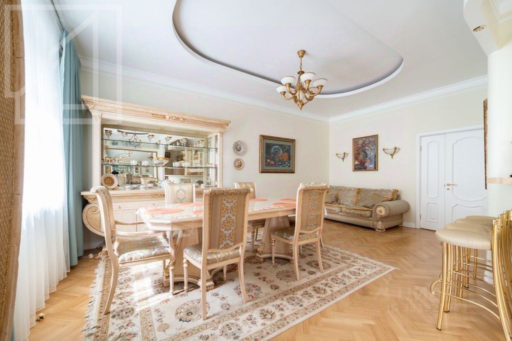 m. Okhotny ryad: Apartment, 3-rooms