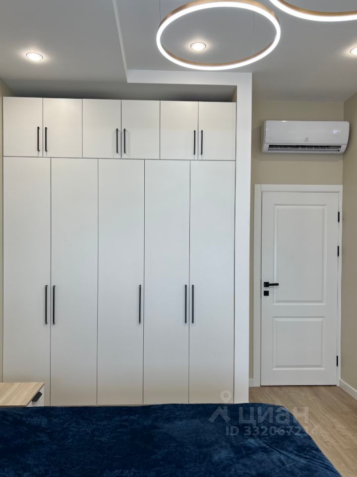 m. ZIL: Apartment, 2-rooms