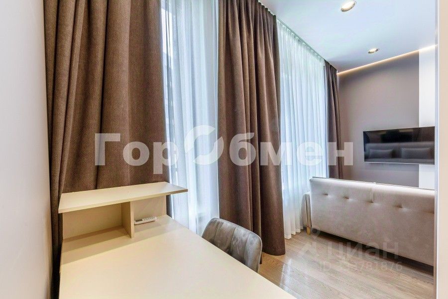 m. ZIL: Apartment, 1-rooms