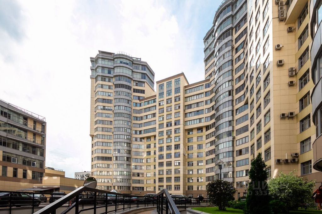 m. Oktyabrskaya: Apartment, 3-rooms