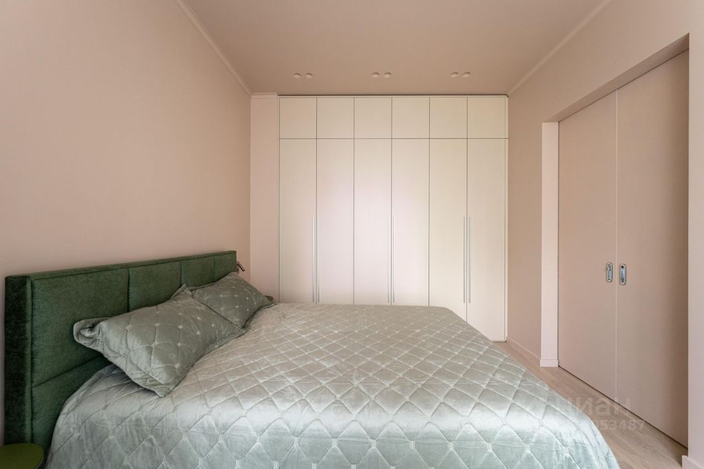 m. Serp i Molot: Apartment, 2-rooms