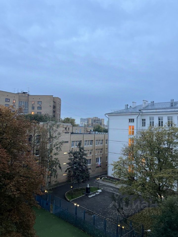 m. Barrikadnaya: Apartment, studio