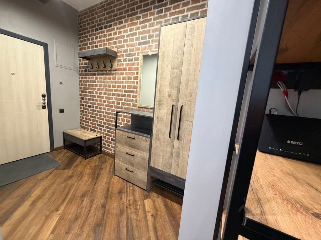 m. ZIL: Apartment, 1-rooms