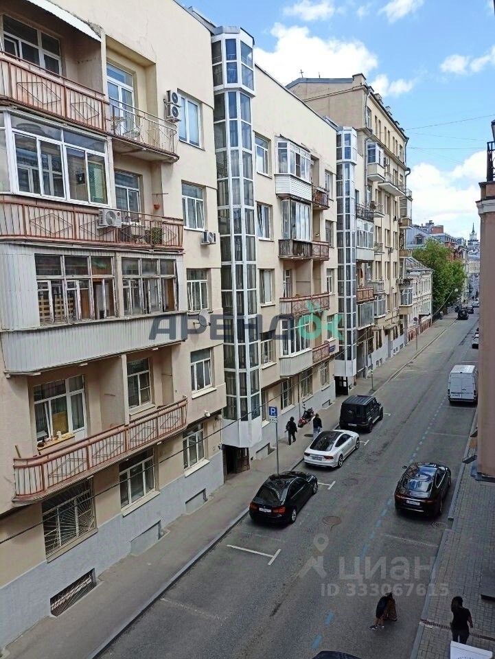 m. Trubnaya: Apartment, 4-rooms