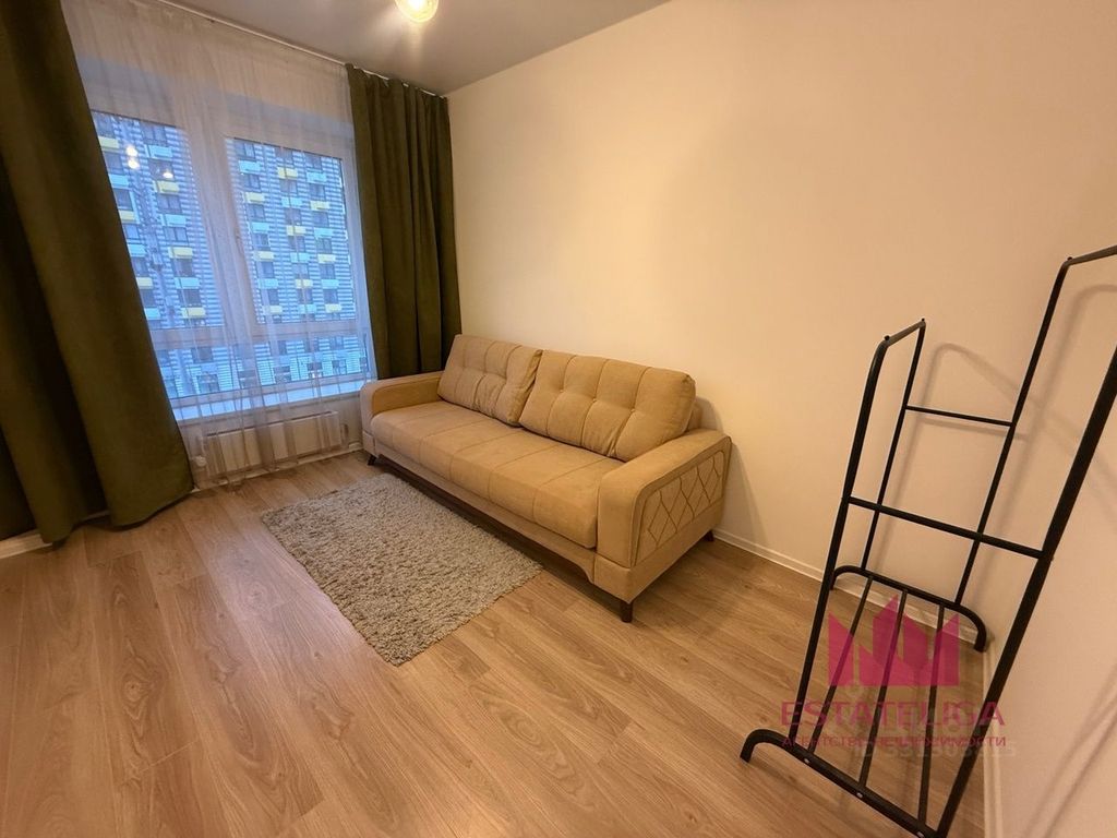 m. Lukhmanovskaya: Apartment, 2-rooms