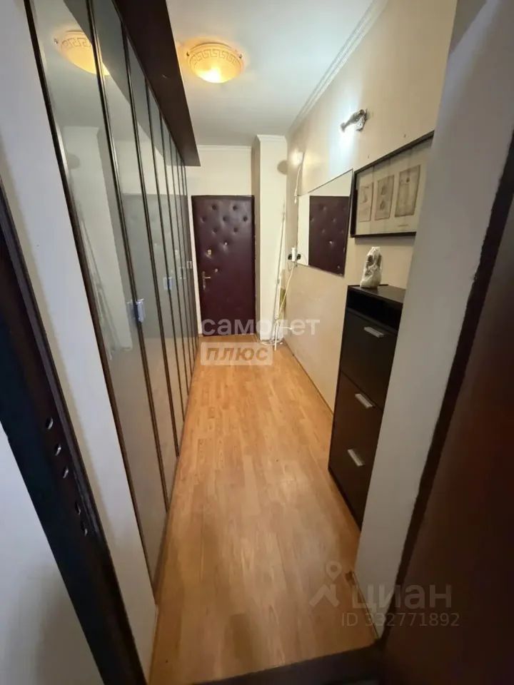 m. Pavshino: Apartment, 2-rooms