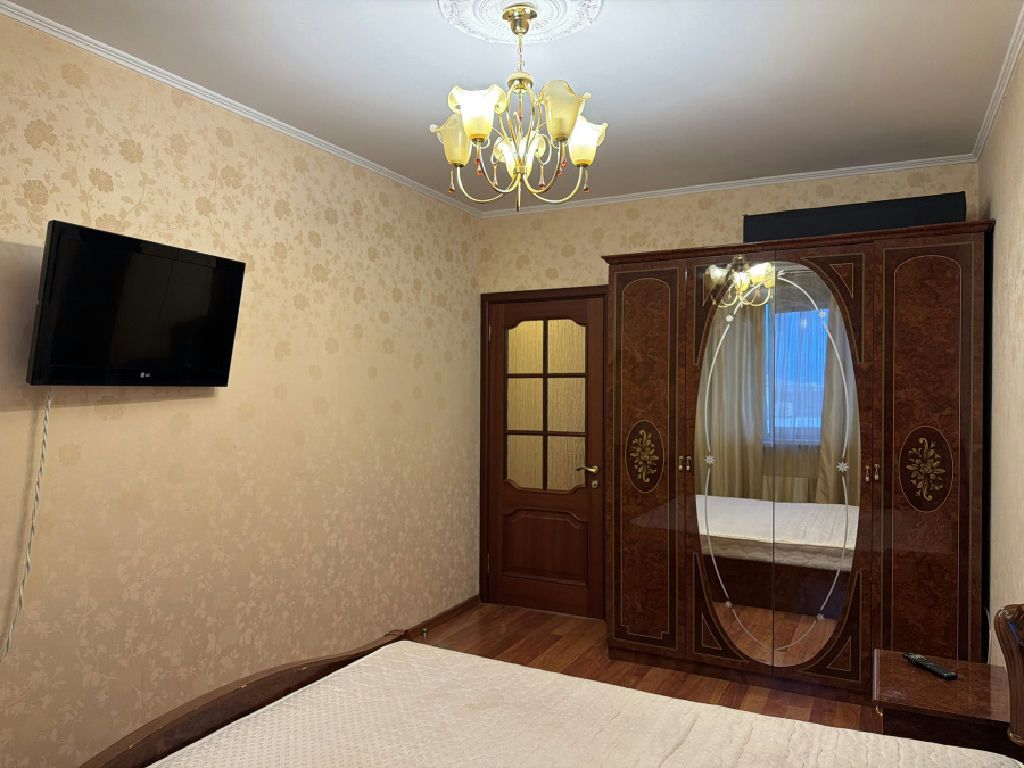 m. Ulitsa Dmitrievskogo: Apartment, 2-rooms