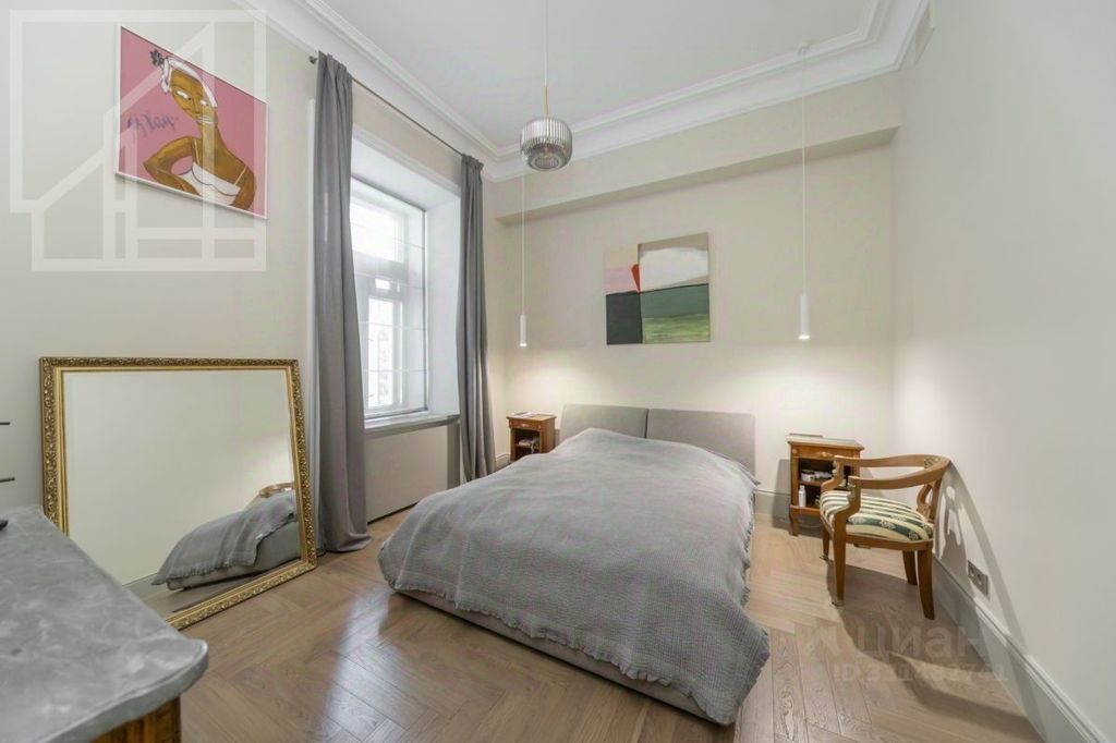 m. Kropotkinskaya: Apartment, 5-rooms