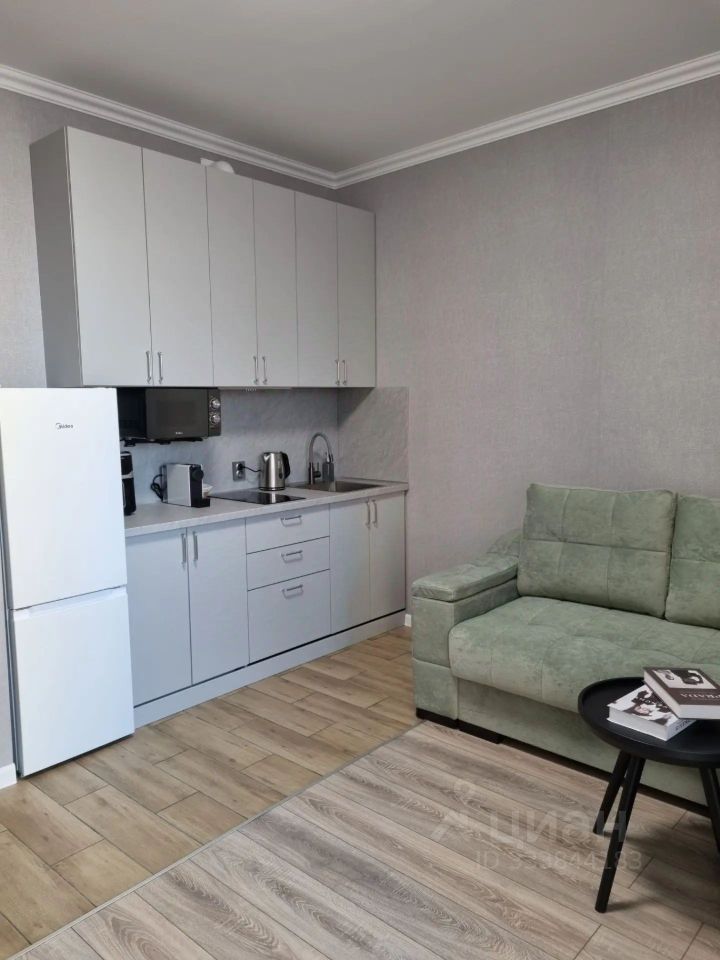 m. Strogino: Apartment, studio
