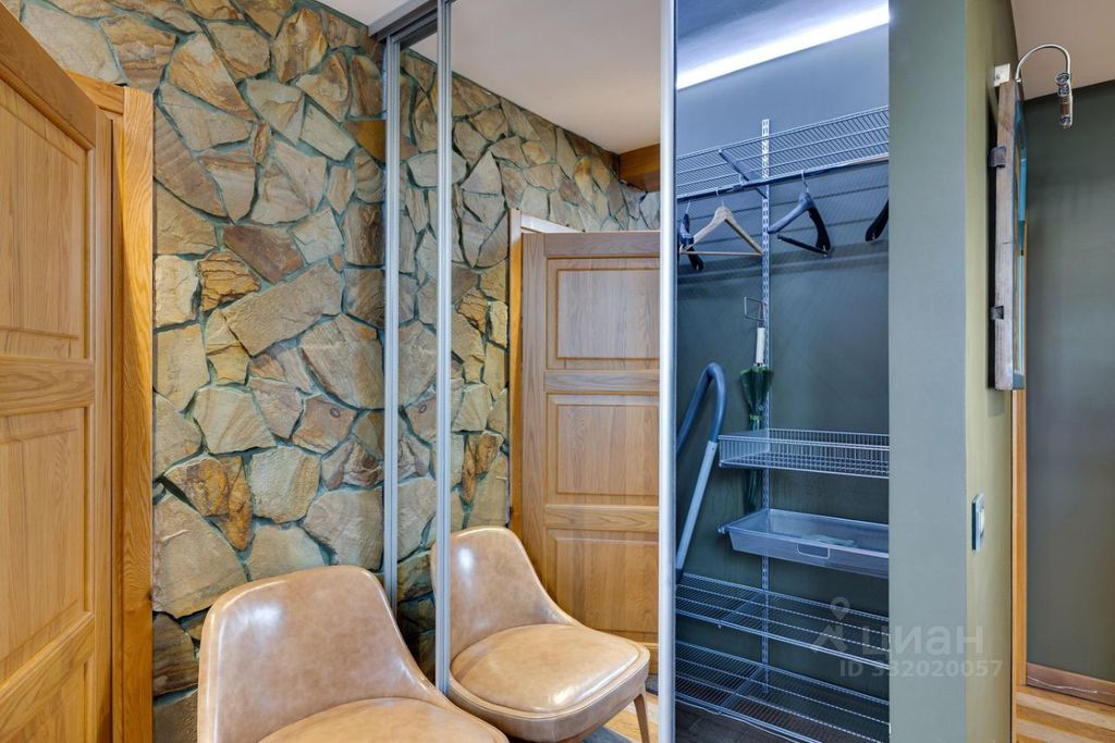 m. Barrikadnaya: Apartment, 3-rooms