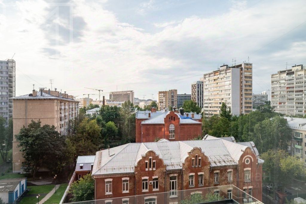 m. Krasnye vorota: Apartment, 3-rooms