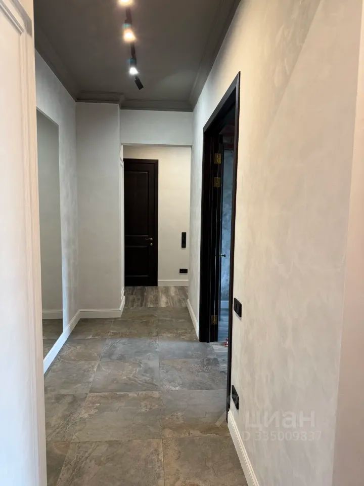 m. Ulitsa 1905 goda: Apartment, 3-rooms