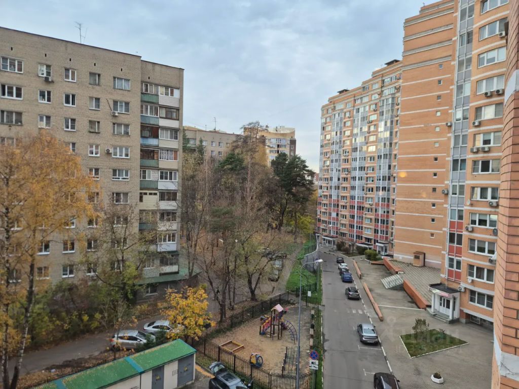 m. Pavshino: Apartment, 2-rooms