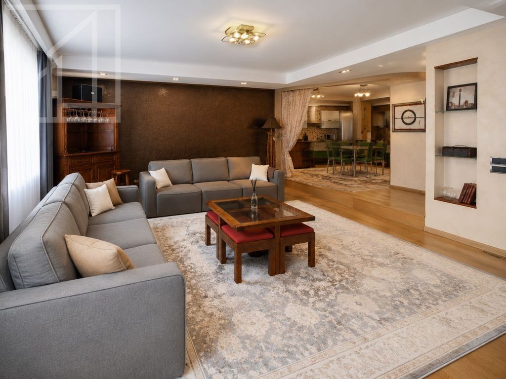 m. Belokamennaya: Apartment, 3-rooms