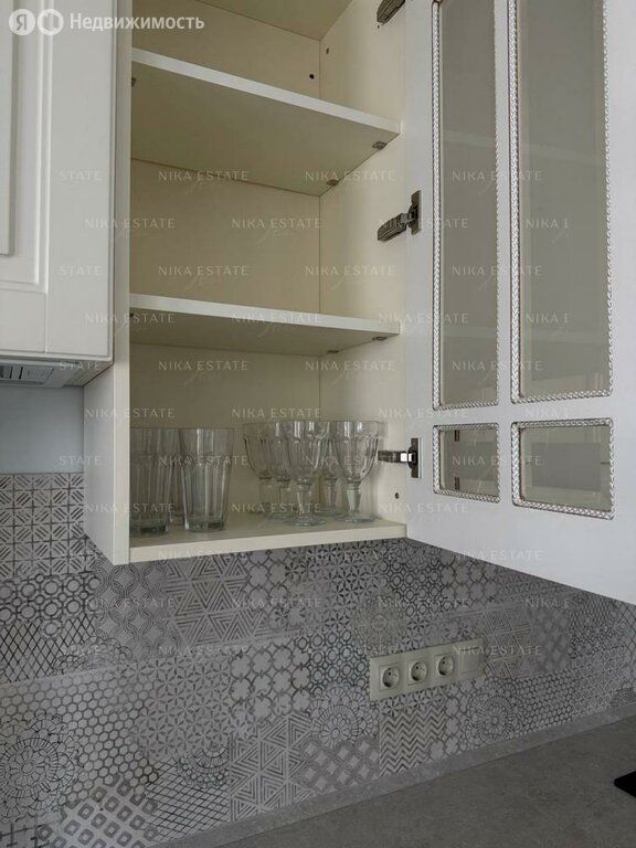 m. ZIL: Apartment, 2-rooms