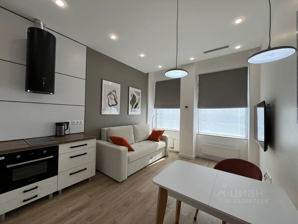 m. ZIL: Apartment, 2-rooms
