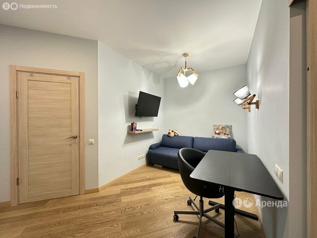 m. ZIL: Apartment, 1-rooms