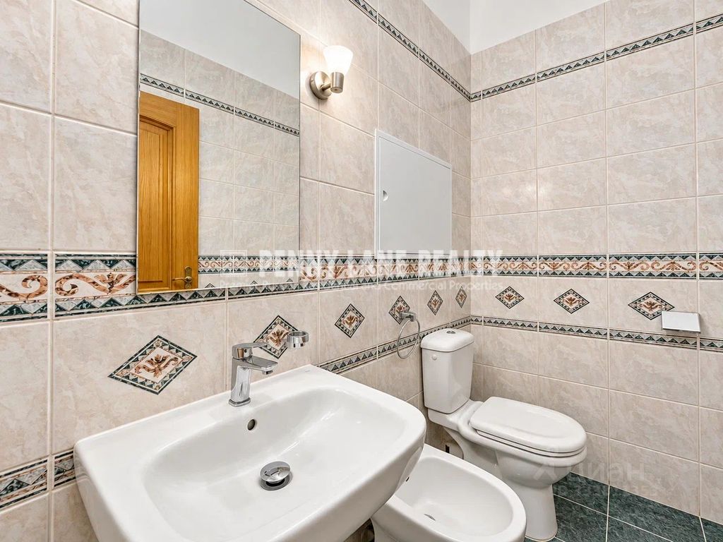 m. Universitet druzhby narodov: Apartment, 3-rooms