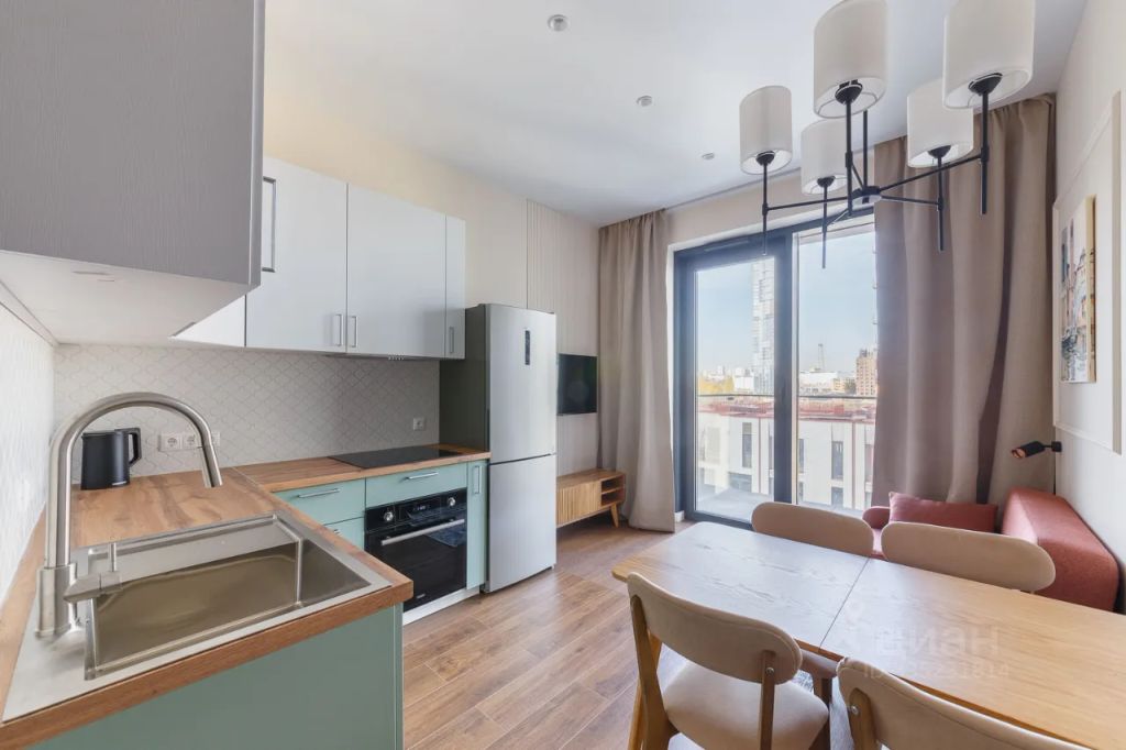 m. ZIL: Apartment, 2-rooms