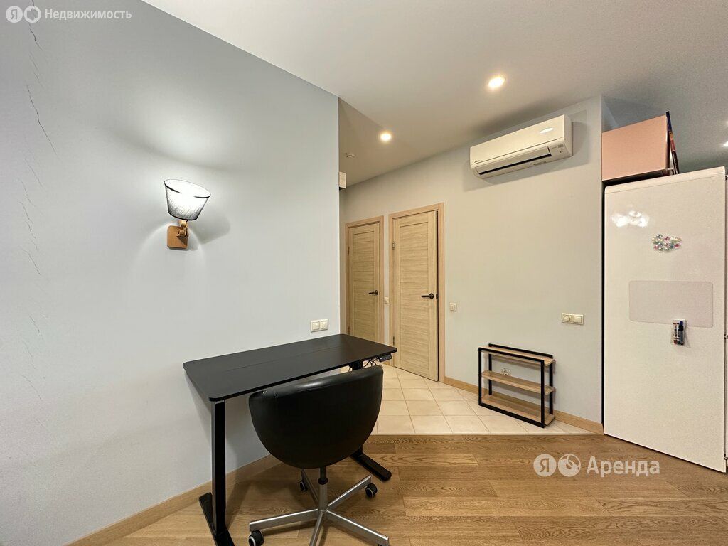 m. ZIL: Apartment, 1-rooms