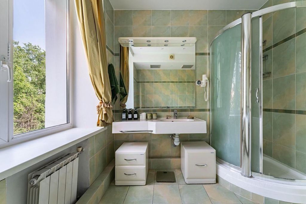 m. Ulitsa 1905 goda: Apartment, 2-rooms