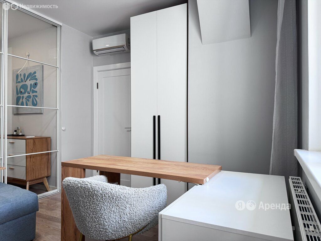 m. ZIL: Apartment, 1-rooms