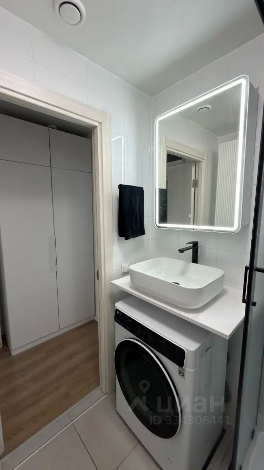 m. Kalitniki: Apartment, studio